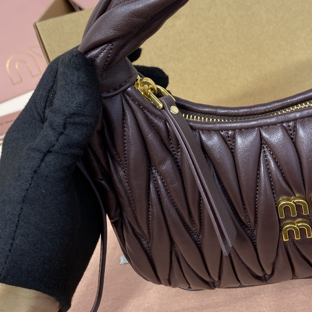 Miu Miu Wander matelassé nappa leather hobo bag 17x20x6cm