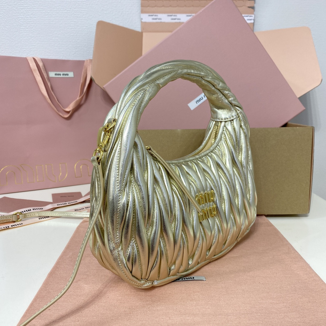Miu Miu Wander matelassé nappa leather hobo bag 17x20x6cm