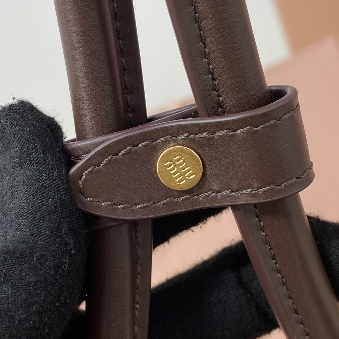 Miu Miu Leather Beau bag 23x34x10cm