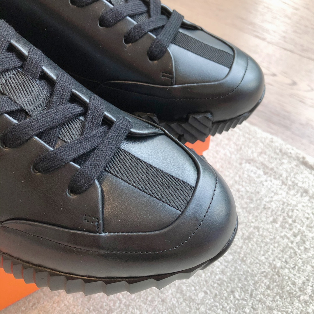 ua H**me5 bouncing sneaker