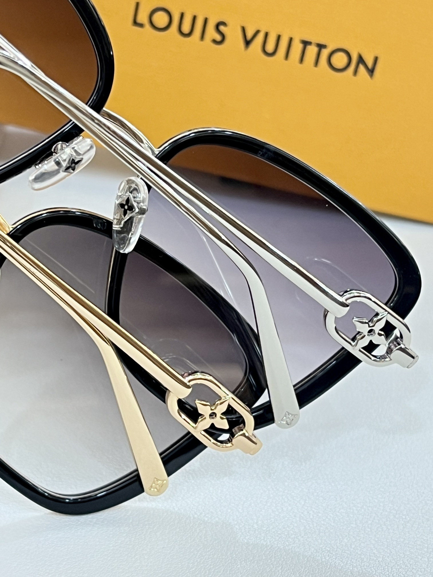 LV Glasses Z1669 Z1770 Z1771 Z17773E Z1774 56-18-140