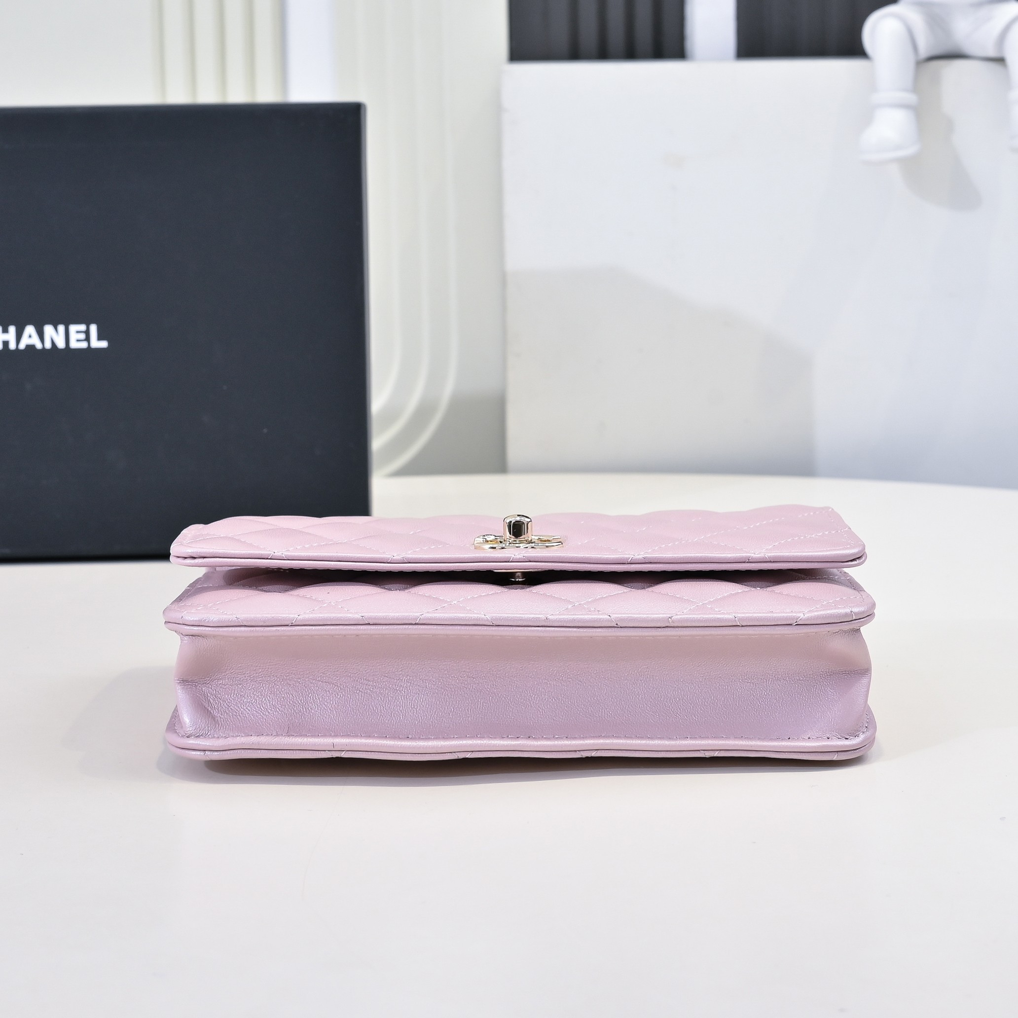 Ch*el spring-summer 2025 pre collection wallet on ap4537 19.5 × 13 × 3.5cm