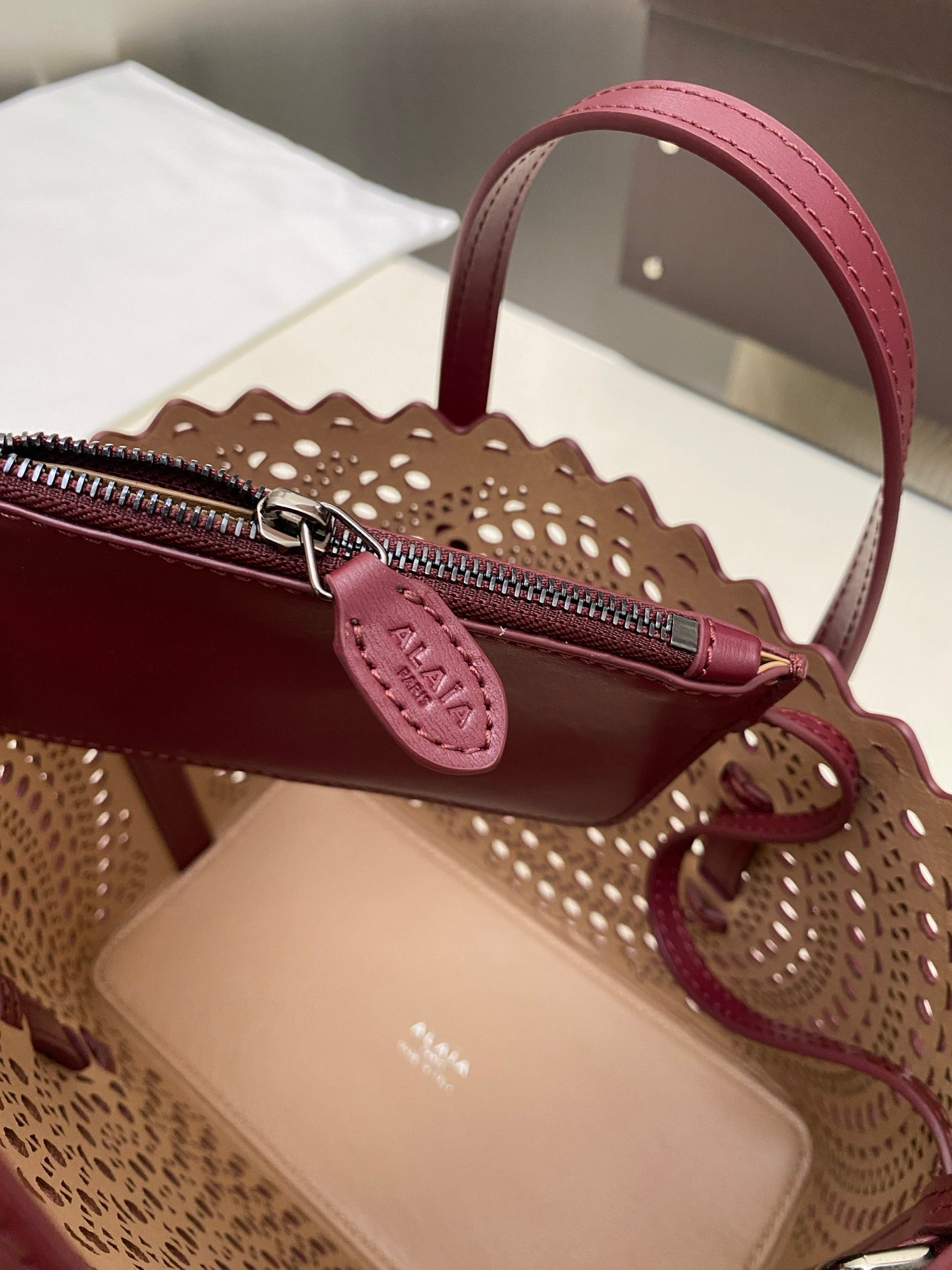 ALAÏA Mina 20 bag 20x17x10cm