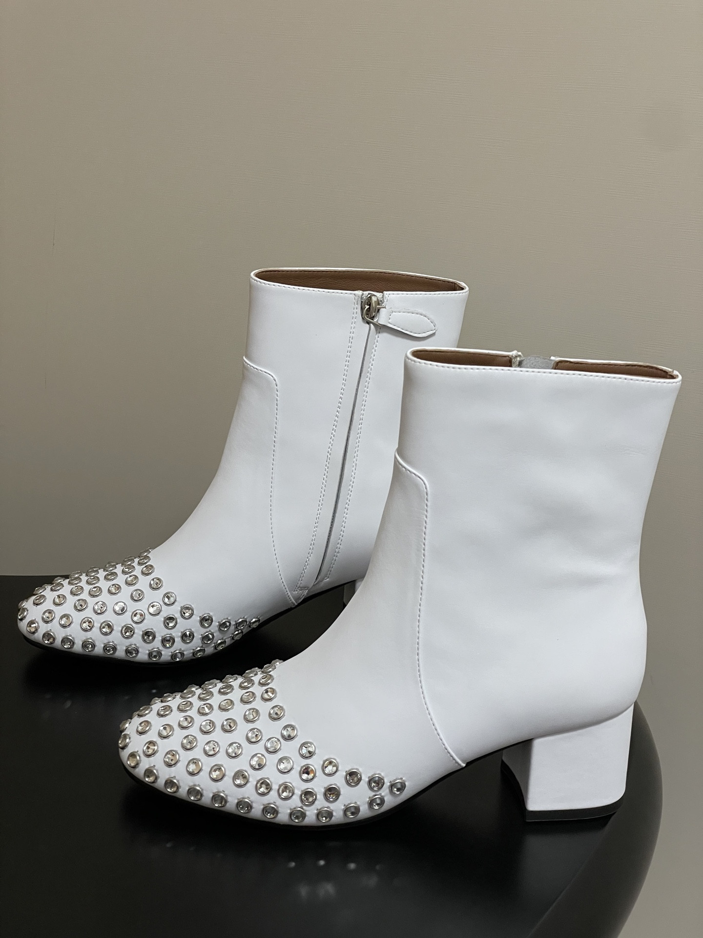 ua alaia crystal Di*m*nd boots 5.5cm heel(customized size 7-10 days production time)