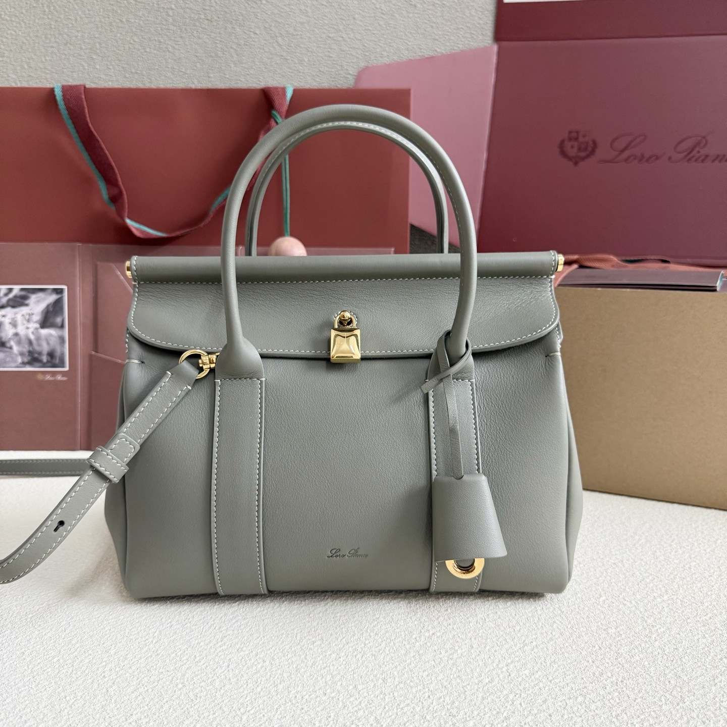 L**o p*ana loom l25 calfskin 25x18x12.5cm