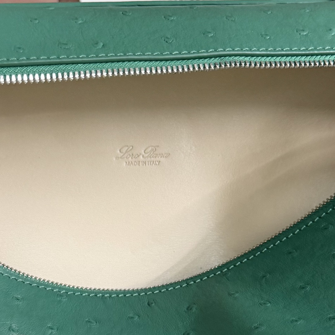 L**o p*ana extra pocket l27 ostrich-grained leather 16x27x10cm