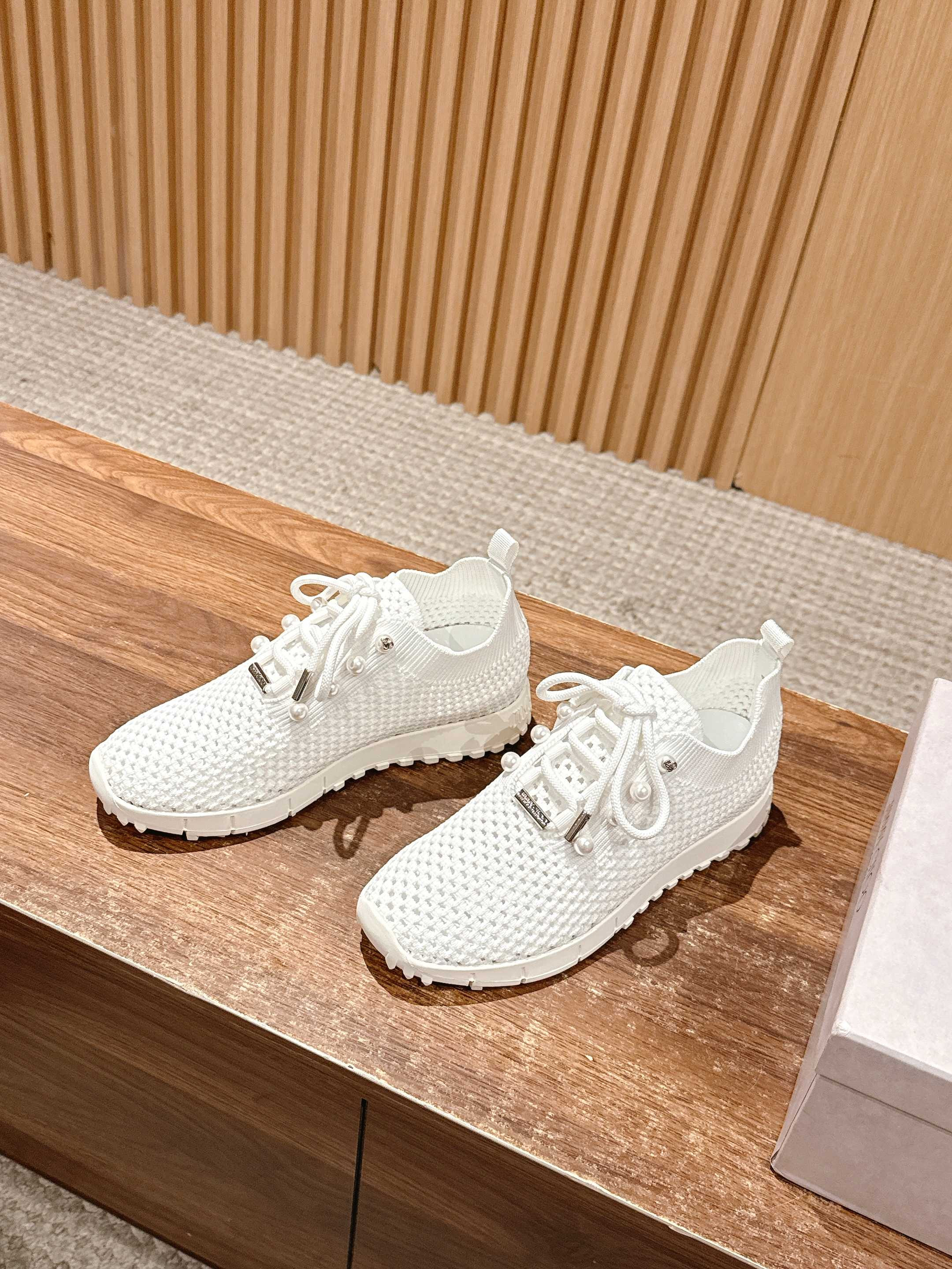 ua Ji*y Ch* casual sneakers